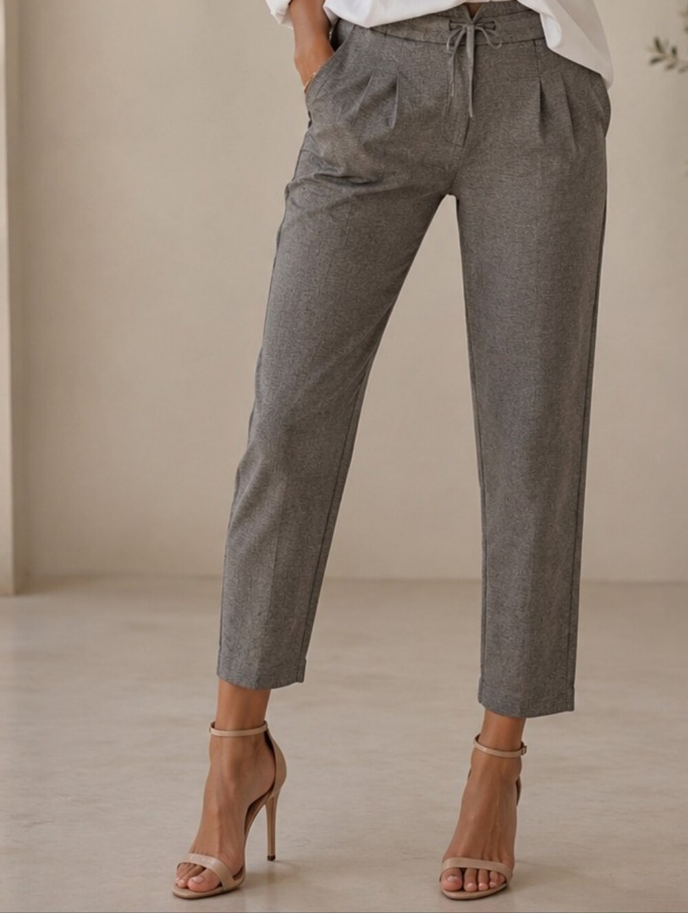 Amanda & Chelsea Gray Cropped Ankle Pants